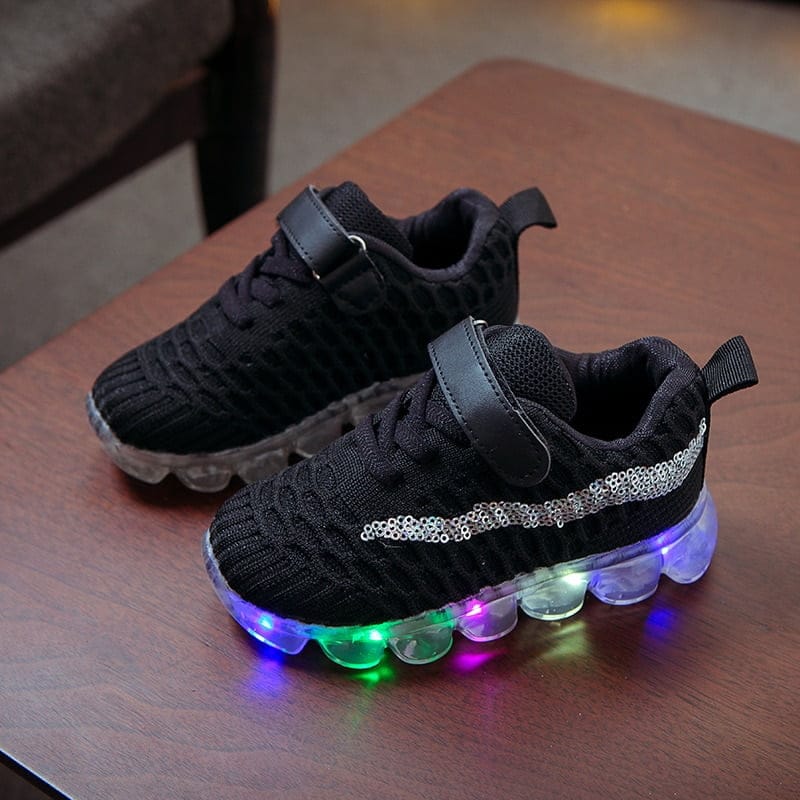 LED Sneakers för Barn baebae.se De billigaste kläderna i Norden 5 LED Sneakers för Barn baebae.se rea 5